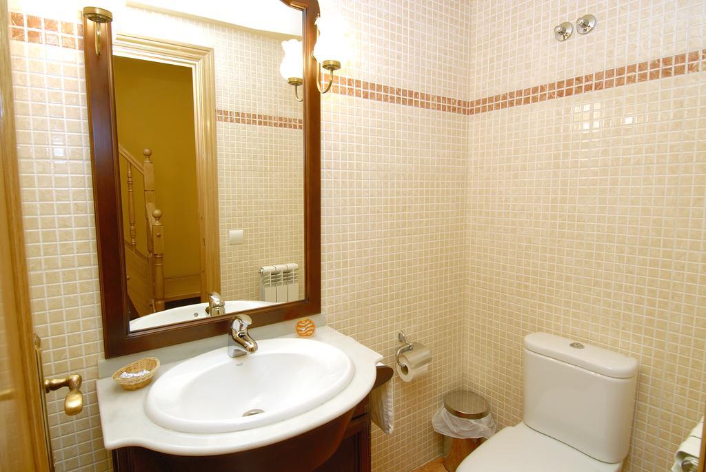 Apartamentos El Rincón de Benás Benasque Habitación foto