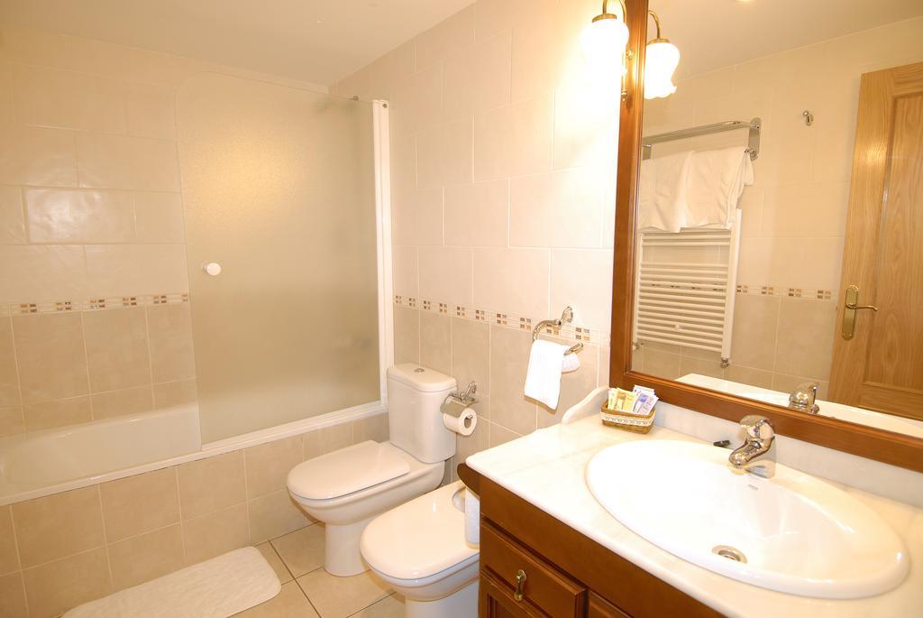 Apartamentos El Rincón de Benás Benasque Habitación foto