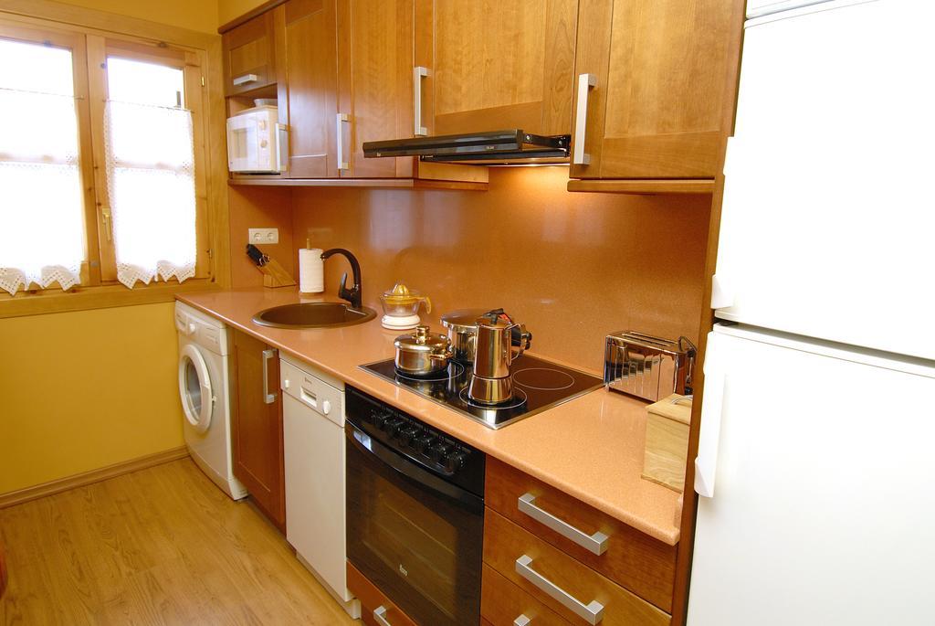 Apartamentos El Rincón de Benás Benasque Habitación foto